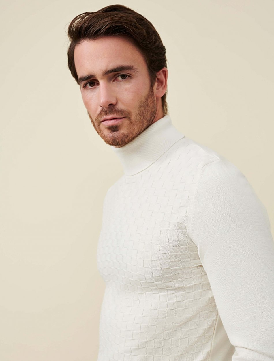 white roll neck t shirt