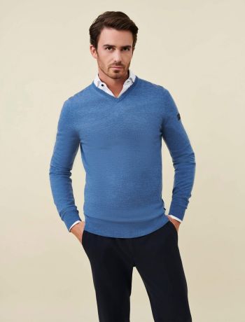 Merino V-Neck Pullover